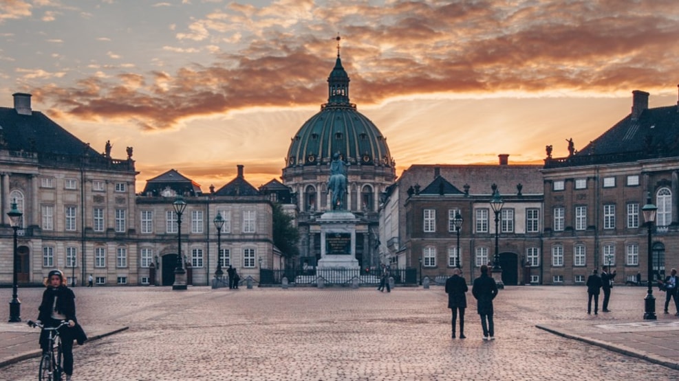 amalienborg palace tour