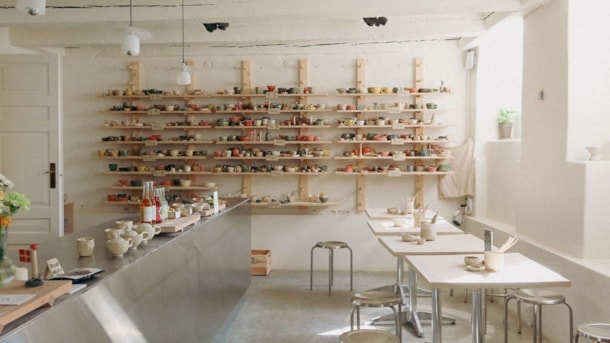 Yonobi's Pinch Pot Café