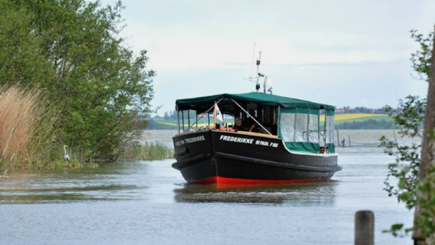 Get married onboard the littel ferry in lake Arresø
