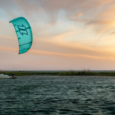 Kitesurfing with Kitekollektivet