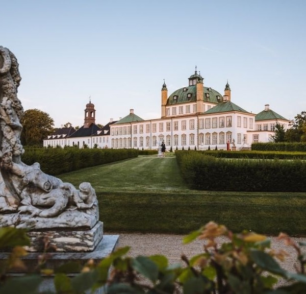 Visit the Queen's Palace during the summer holidays - Guided tour of Fredensborg Palace and the Palace Garden