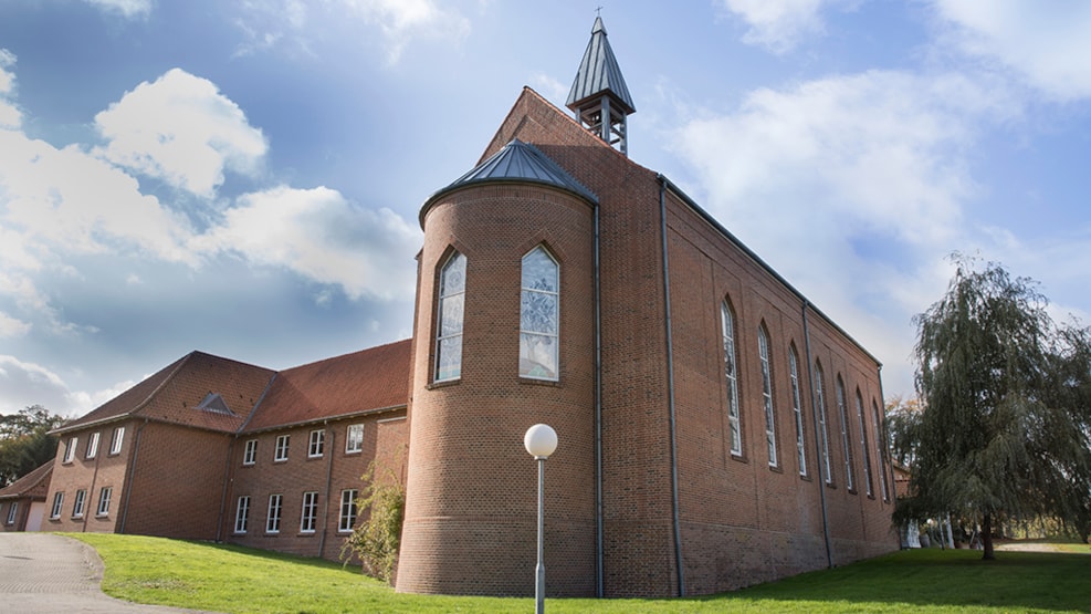 Maria Hjerte Kloster, Church, Sostrup Slot
