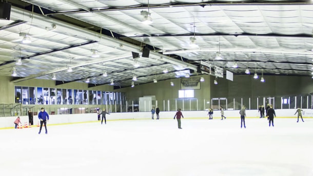 Schlittschuhlaufen in der Eissporthalle Vojens
