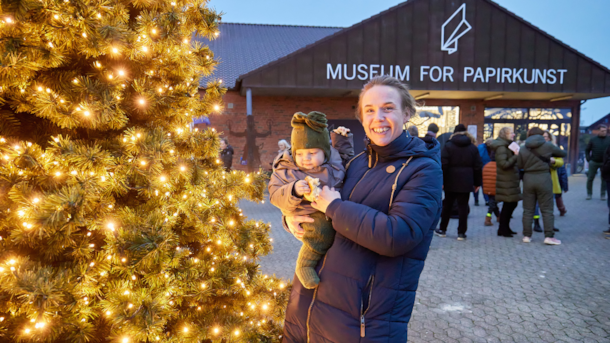 Juletræstænding på Museum for Papirkunst