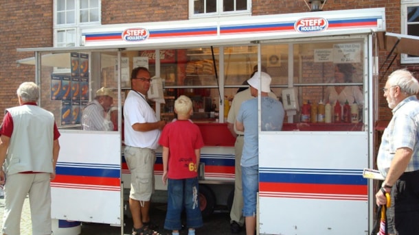 [DELETED] Pia's hot dog stand