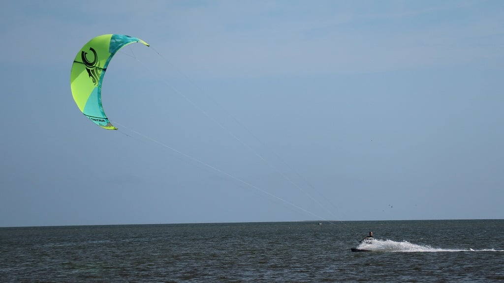 sandgate kitesurfing