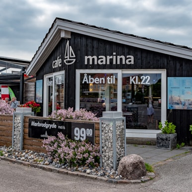 Café Marina & Pub