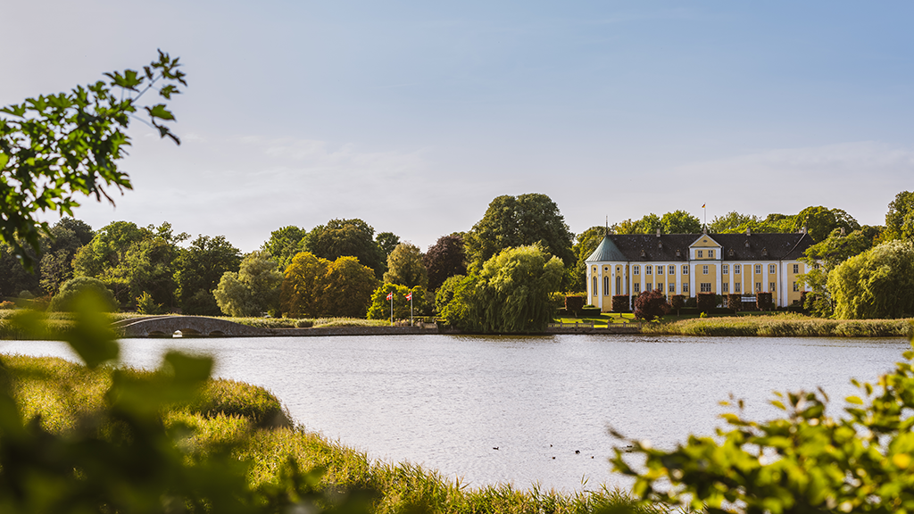 Gavnø Slotspark | En Af Danmarks Smukkeste Haver