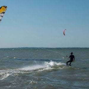 Kitesurfing by Flyvesandet