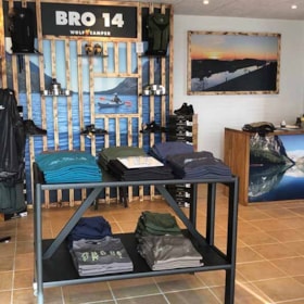 Bro 14 - Wolf Camper