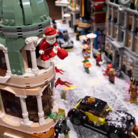 Die LEGO-Weihnachtsstadt bei Ny Form Bogense am Alten Hafen