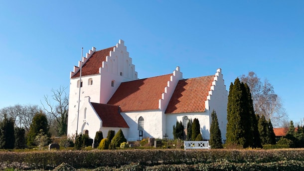 Kullerup Kirke, Kirche
