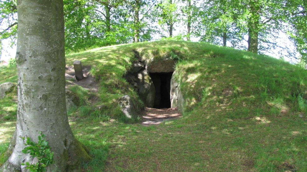 The passage grave ”Jættestuen” in Suldrup