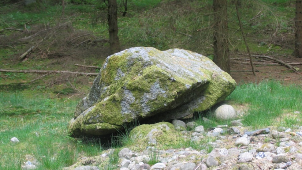 The dolmen “Ønskestenen”