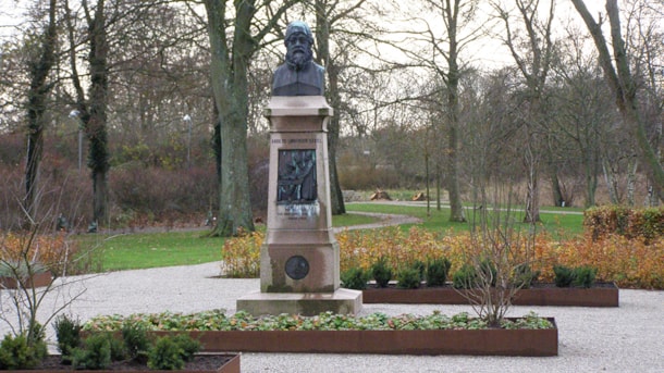 Memorial to historian Anders Sørensen Vedel in Ribe