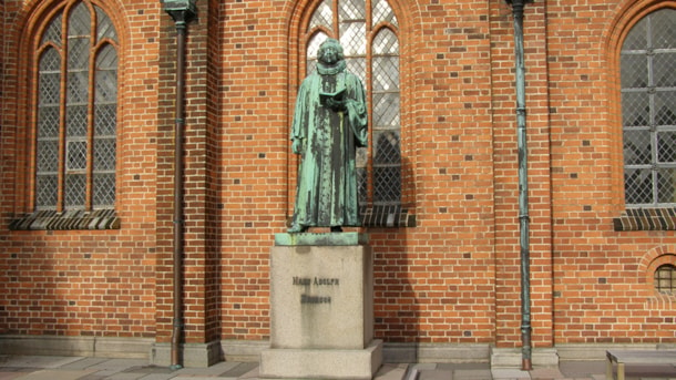 Statue of Bishop Hans Adolf Brorson in Ribe