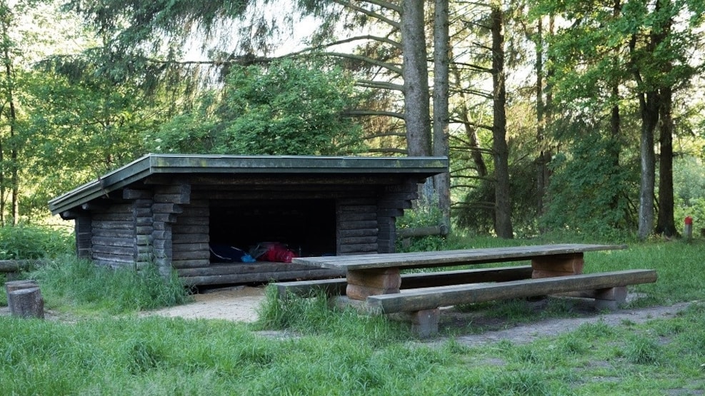 The shelters at Karlsgårde Lake | Accommodation in nature in beautiful and  peaceful surroundings