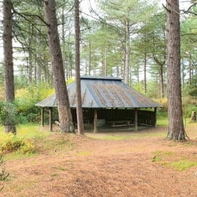 Kleiner primitiver Campingplatz in Ho Klitplantage