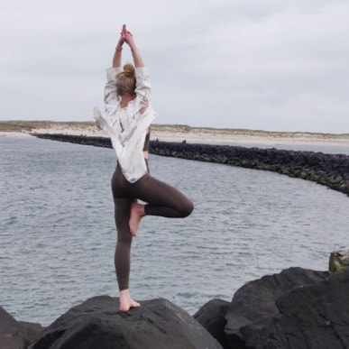 Flow yoga Hvide Sande - Oplev yoga på Vestkysten