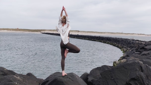 Flow Yoga Hvide Sande – Erlebe Yoga an der Nordseeküste