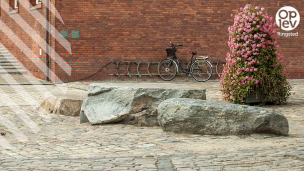 Tingstenene (The Court Stones)