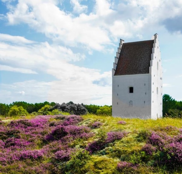 Den Tilsandede Kirke - The sand buried church