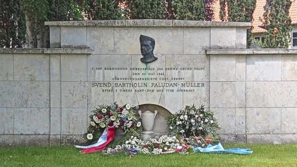Memorial wall for Colonel S.B. Paludan-Müller