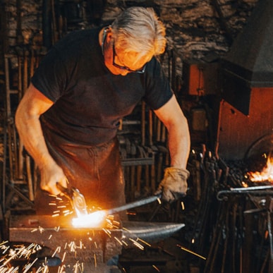 Emm's Knive Blacksmithing course - make your own knife