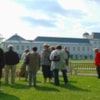Guidet tour in den Garten von Schloss Gråsten