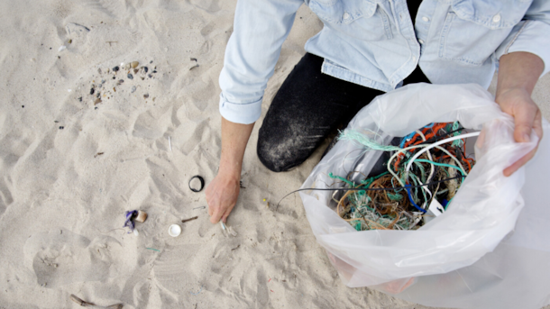 Strandet - Strandrensning og fremstilling af genbrugsplast