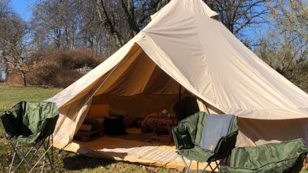 [DELETED] Overnat i hyggeligt og charmerende telt på Skovsgaard