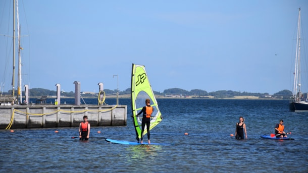 Rent windsurfing equipment on Strynø - smakkecenter