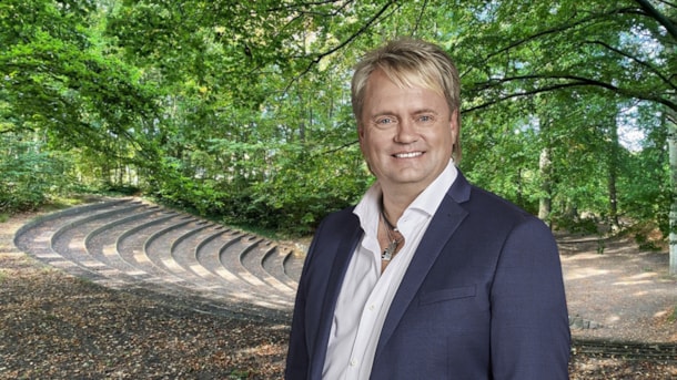 Hines Venner: Fællessang og højt humør ved Amfiscenen
