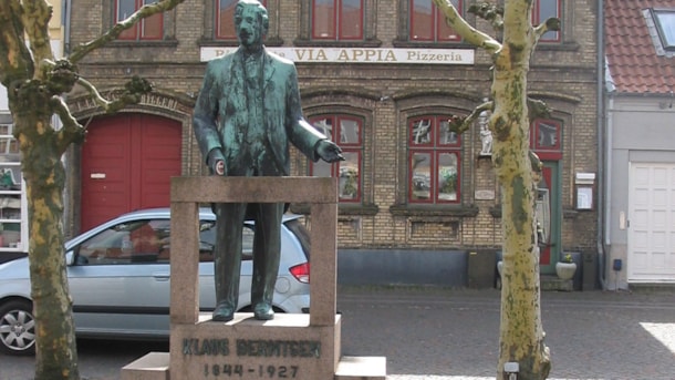 Statue von Klaus Berntsen (da.pol.)