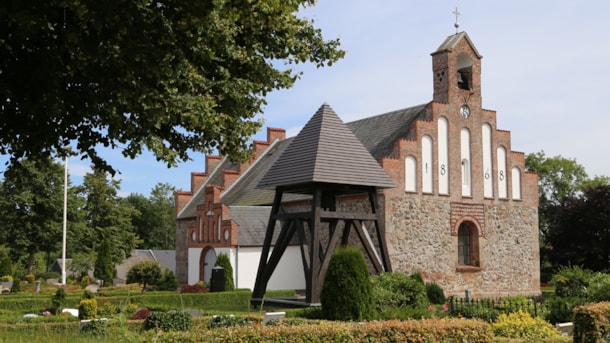 Hjarup Church - Church close to Kolding 