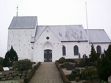 Harte kirke - Beliggende tæt ved Kolding - Romansk kirke fra slutningen af 1100 tallet