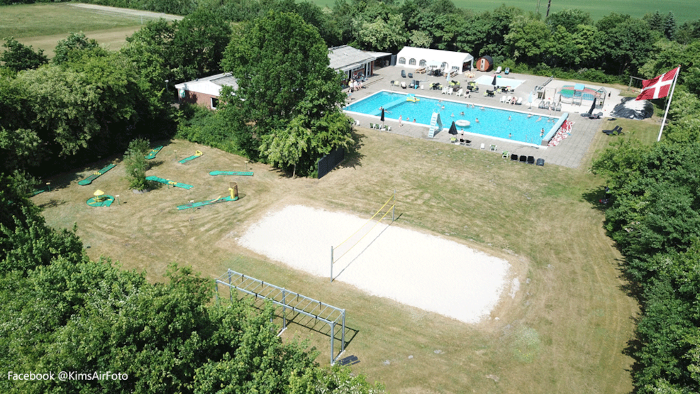 Ilskov Friluftsbad og Legeplads (Outdoor pool and playground)