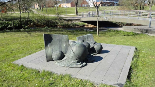 Bronzeskulptur (Bronze sculpture)