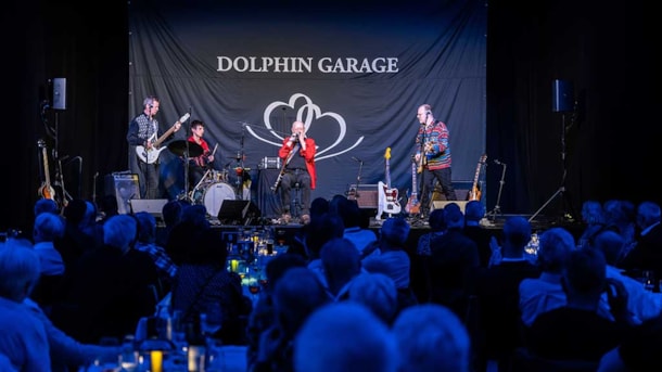 Dolphin Garage