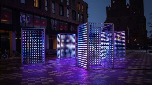 The Square lysinstallation