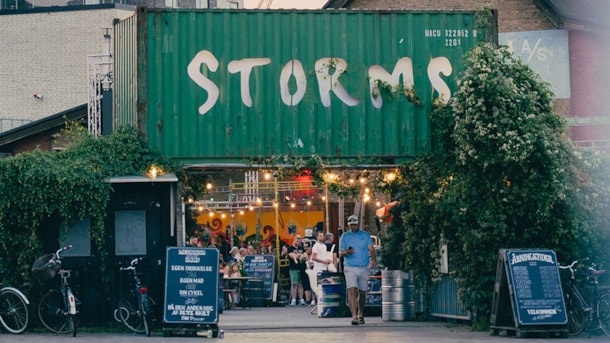 13. tee: Storms Pakhus - Storskærm og puttingbane