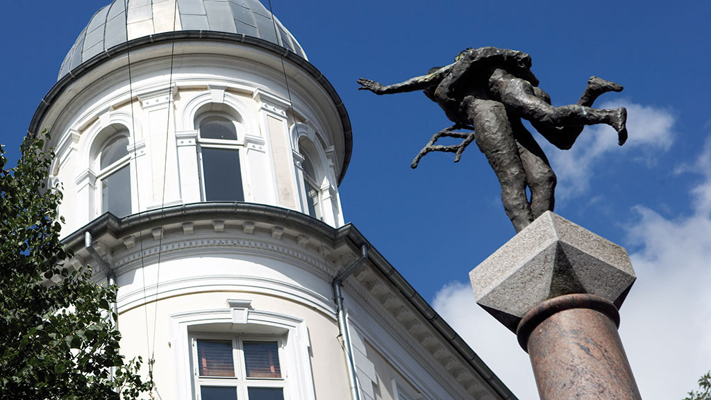 Hyrdinden Og Skorstensfejeren, Skulptur