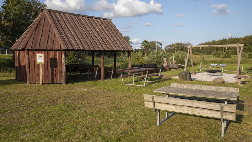 Omme Å – campfire shelter