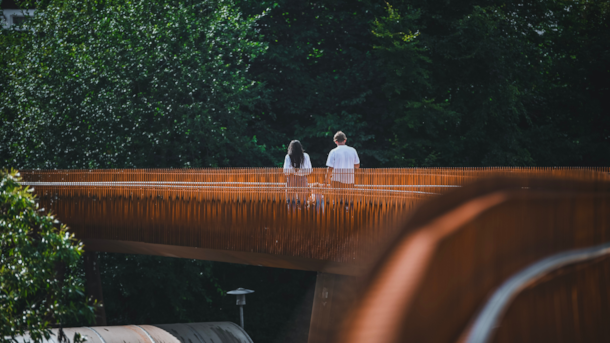 Fußgänger-/Radbrücke über den Wasserlauf Grejs Å 