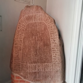 Hobro Runestone
