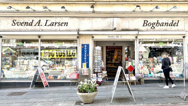 Svend A. Larsen, din lokale boghandler siden 1934