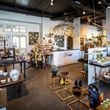 Butik Værdig - Kunsthåndværk og Kaffebar