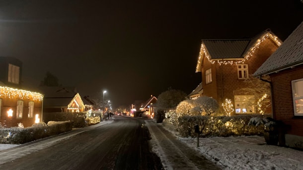 Julelys i Fredensgade: En magisk decembertradition i Hinnerup