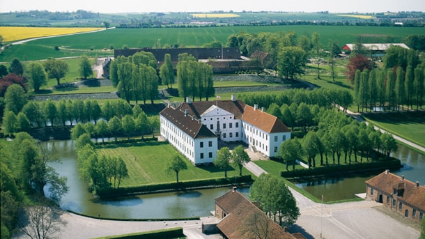 Clausholm Slot – Barokslot ved Hadsten