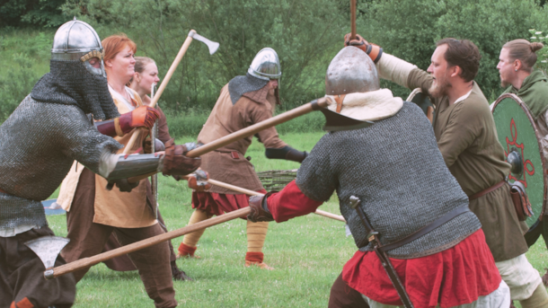 Krigere og andre skidtfolk - mød fortidens vikinge- og middelalderkrigere på Søbygaard